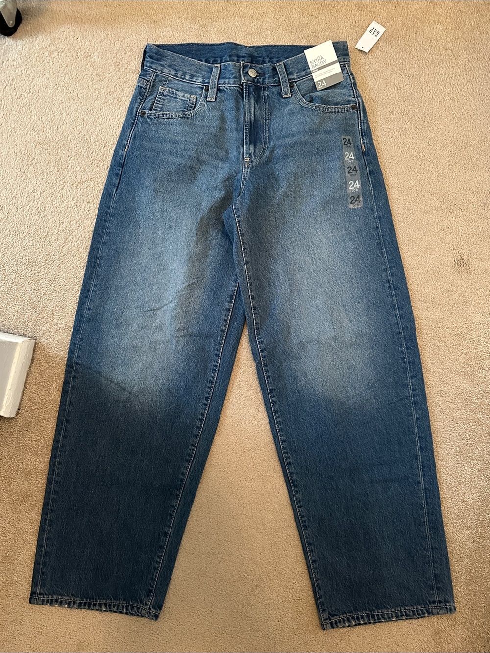 NWT Hailey Bieber Extra Baggy 24 Gap Jean